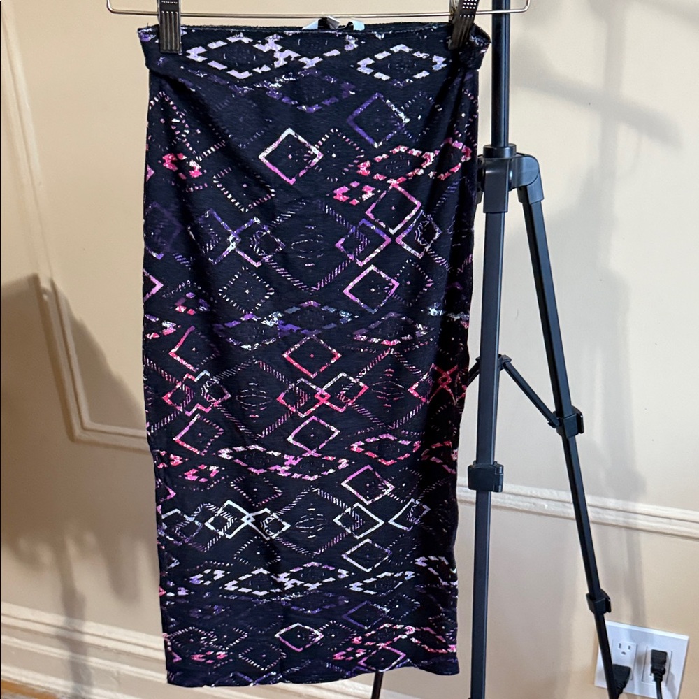 New Look Black and Pink Geometric Pencil Skirt